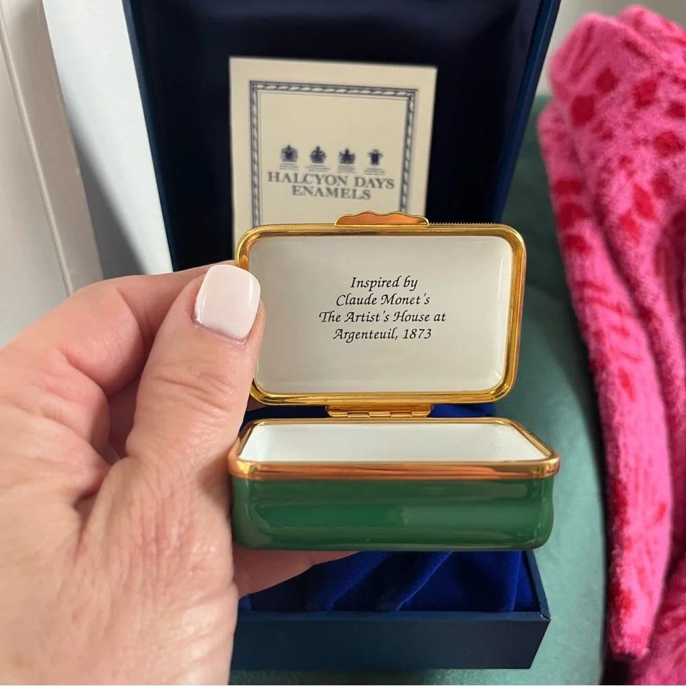 Halcyon Days Enamel Box with Claude Monets home - Picture 4 of 6